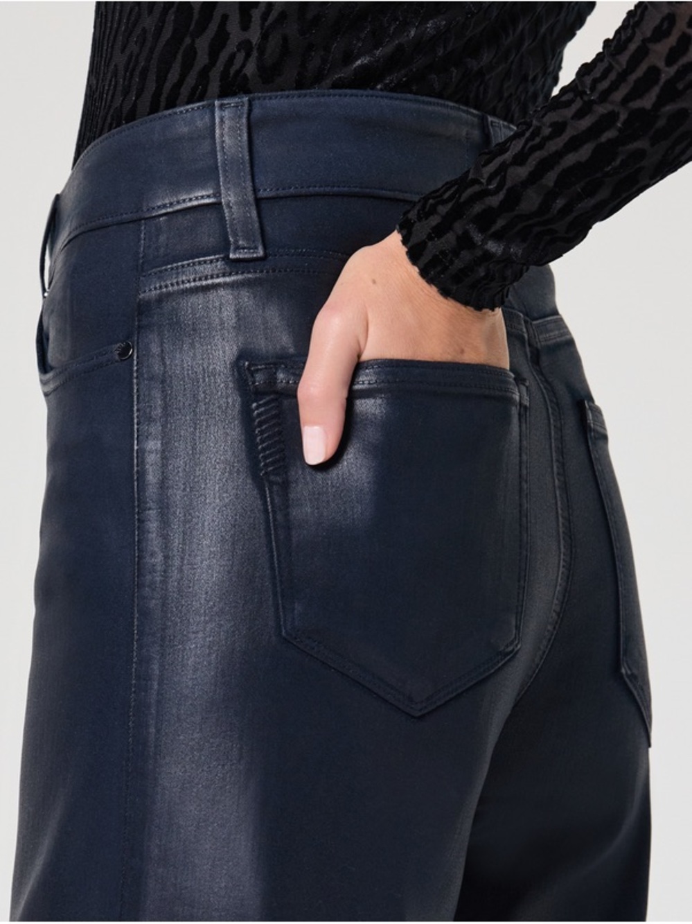 PAIGE NWT Anessa Wide Leg Jean - Navy - Picture 4 of 8
